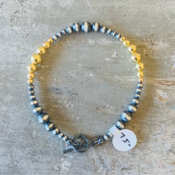 ♥️ Native Strung ♥️ Sterling Silver & 18k Gold Plated Machine Pearls Bracelet - Picture 6 of 11